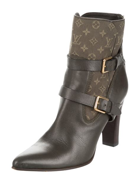 replica louis vuitton ladies shoes|louis vuitton leg boots.